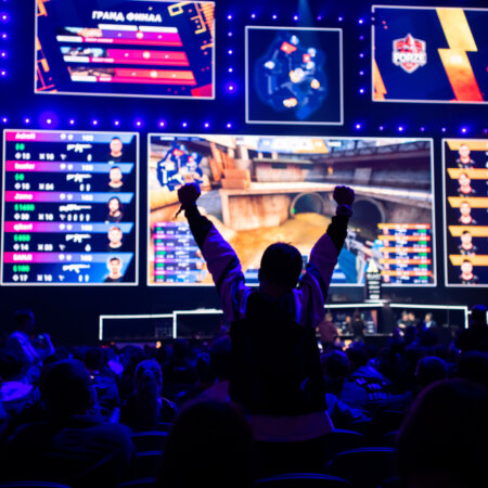 دليل شامل لمراهنات League of Legends: استراتيجيات ونصائح للمراهنين العرب